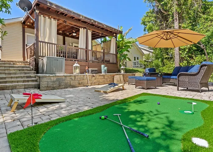 Beach Bliss Awaits! - Beach, Pools, Tiki-Deck, Arcade, Putting Green, Family Fun!